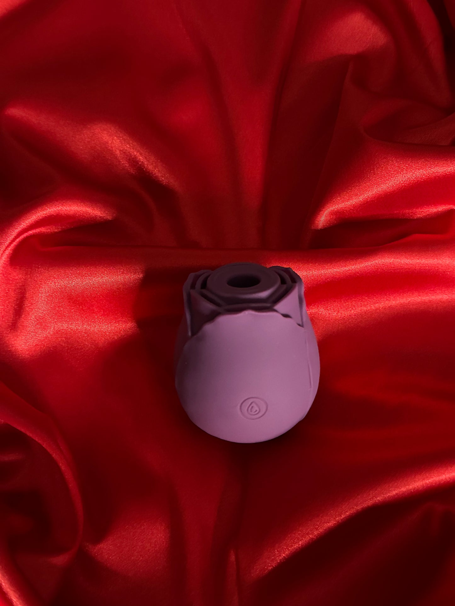 Blossom Bliss: Rose-Shaped Woman Vibrator