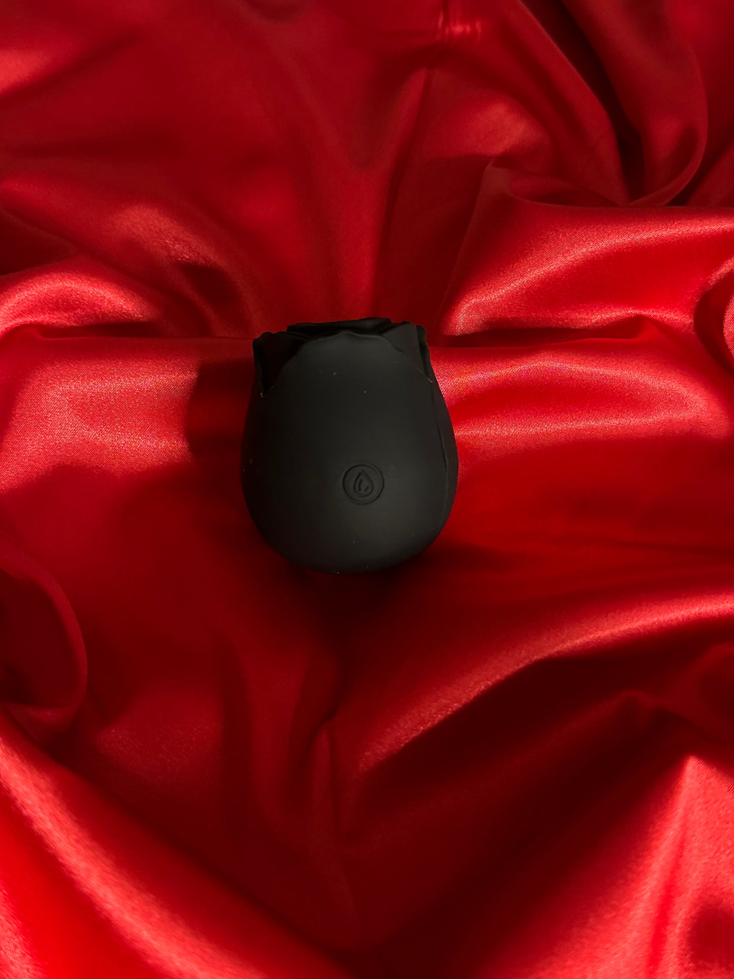 Blossom Bliss: Rose-Shaped Woman Vibrator