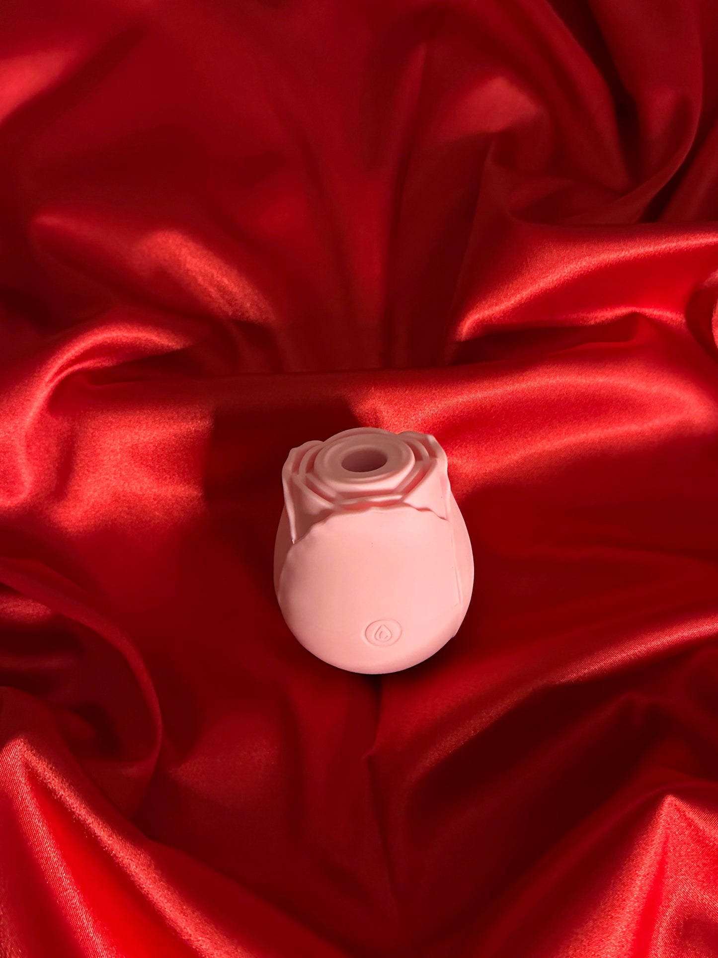 Blossom Bliss: Rose-Shaped Woman Vibrator